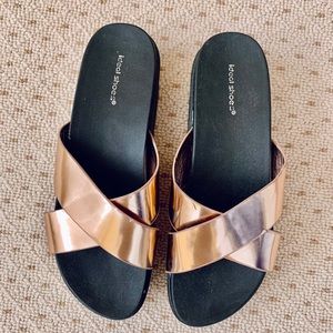 NBW metallic sandals